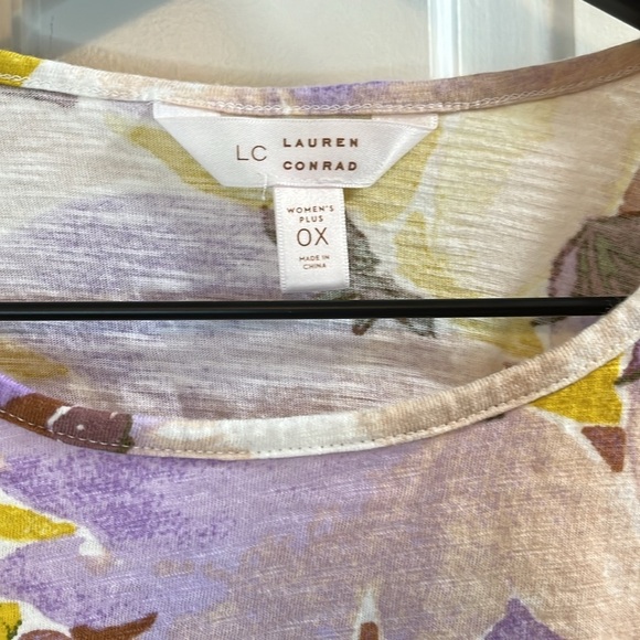 Lauren Conrad Floral Watercolor Eyelet Flutter Sleeve - Size 0X - Picture 6 of 8